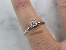 Load image into Gallery viewer, Womens Vintage Estate 14k White Gold Diamond Engagement Ring 2.1g #E5504