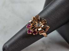 Load image into Gallery viewer, Womens Vintage Estate 18K Rose Gold Diamond Ruby Bow Ring, 3.7g E5510