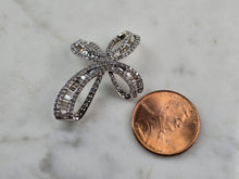 Load image into Gallery viewer, Womens Vintage Estate 14k White Gold Diamond Cross Pendant 3.5g E5517