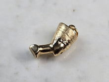 Load image into Gallery viewer, Womens Vintage Estate 14K Yellow Gold Queen Nefertiti Pendant 3.0g E5518
