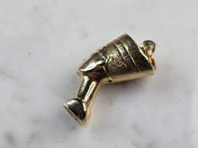Load image into Gallery viewer, Womens Vintage Estate 14K Yellow Gold Queen Nefertiti Pendant 3.0g E5518