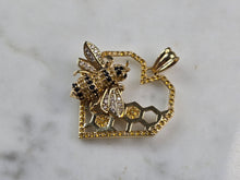 Load image into Gallery viewer, Womens Vintage Estate 14K Yellow Gold CZ Honeycomb Bee Pendant 4.0g E5525