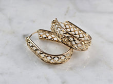 Load image into Gallery viewer, Pr Womens Vintage Estate 14K Yellow Gold Filigree Hoop Earrings, 3.8g E5537
