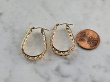 Load image into Gallery viewer, Pr Womens Vintage Estate 14K Yellow Gold Filigree Hoop Earrings, 3.8g E5537