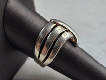 Load image into Gallery viewer, Womens Vintage Estate Sterling Silver Modernist Ring 8.5g E5560