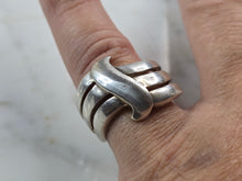Load image into Gallery viewer, Womens Vintage Estate Sterling Silver Modernist Ring 8.5g E5560