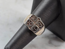 Load image into Gallery viewer, Vintage Estate Sterling Silver Cross Crest Ring 8.4g E5562