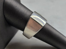 Load image into Gallery viewer, Womens Vintage Estate Sterling Silver Modernist Peridot Ring 15.0g E5564