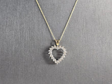 Load image into Gallery viewer, Womens Vintage Estate 10k Gold Diamond Heart Pendant Necklace  2.7g  E5570