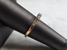 Load image into Gallery viewer, Womens Vintage Estate 10K Yellow Gold Diamond Ring 2.0g E5572