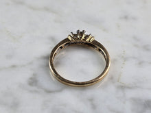 Load image into Gallery viewer, Womens Vintage Estate 10K Yellow Gold Diamond Ring 2.0g E5572