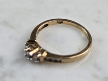 Load image into Gallery viewer, Womens Vintage Estate 10K Yellow Gold Diamond Ring 2.0g E5572