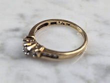Load image into Gallery viewer, Womens Vintage Estate 10K Yellow Gold Diamond Ring 2.0g E5572