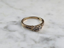 Load image into Gallery viewer, Womens Vintage Estate 10K Yellow Gold Diamond Ring 2.0g E5572