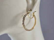 Load image into Gallery viewer, Womens 14K Yellow Gold CZ Hoop Earrings, 3.3g E5580