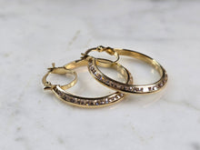 Load image into Gallery viewer, Womens 14K Yellow Gold CZ Hoop Earrings, 3.3g E5580