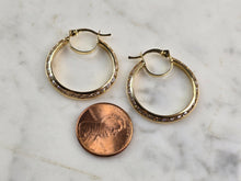 Load image into Gallery viewer, Womens 14K Yellow Gold CZ Hoop Earrings, 3.3g E5580