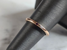 Load image into Gallery viewer, Womens Vintage Estate 14K Rose Gold Ruby Ring 2.3g E5600