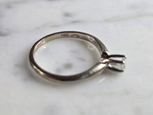 Load image into Gallery viewer, Womens Vintage Estate 14k White Gold Diamond Engagement Ring 1.8g  E5619