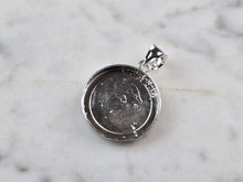 Load image into Gallery viewer, Womens Vintage Estate Sterling Silver Zodiac Aquarius Pendant 3.5g E5673