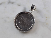 Load image into Gallery viewer, Womens Vintage Estate Sterling Silver Zodiac Gemini Pendant 3.5g E5683