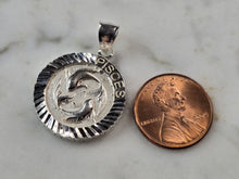 Load image into Gallery viewer, Womens Vintage Estate Sterling Silver Zodiac Pisces Pendant 3.5g E5686