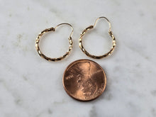Load image into Gallery viewer, Pr Womens Vintage Estate 14K Yellow Gold Twisted Hoop Earrings 1.0g E5719