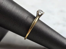 Load image into Gallery viewer, Womens Vintage Estate 18K Yellow Gold Diamond Engagement Ring 2.1g E5726