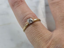 Load image into Gallery viewer, Womens Vintage Estate 18K Yellow Gold Diamond Engagement Ring 2.1g E5726