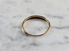 Load image into Gallery viewer, Womens Vintage Estate 14K Yellow Gold Diamond Ring, 0.9g E5734