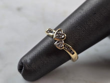 Load image into Gallery viewer, Womens Vintage Estate 10K Gold Diamond Heart Ring 2.3g E5746
