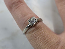 Load image into Gallery viewer, Womens Vintage Estate 14k White Gold Diamond Engagement Ring 2.3g E5758