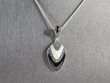 Load image into Gallery viewer, Womens Vintage Estate Sterling Silver Modernist Pendant Necklace 6.3g E5768