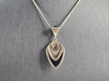 Load image into Gallery viewer, Womens Vintage Estate Sterling Silver Modernist Pendant Necklace 6.3g E5768