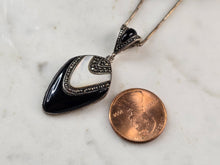 Load image into Gallery viewer, Womens Vintage Estate Sterling Silver Modernist Pendant Necklace 6.3g E5768