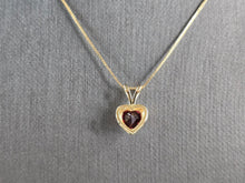 Load image into Gallery viewer, Womens Vintage Estate 14K Gold Necklace w/ Garnet Heart Pendant 2.3g #E5796