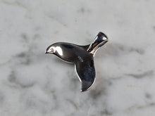 Load image into Gallery viewer, Womens Sterling Silver Modernist Whale Tail Pendant 8.2g E5806