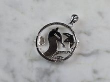 Load image into Gallery viewer, Womens Sterling Silver Opal Seahorse Pendant Necklace 4.4g E5813