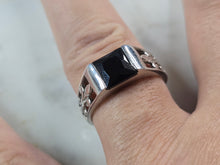 Load image into Gallery viewer, Mens Sterling Silver Modernist Onyx Fleur De Lis Ring 4.4g E5836
