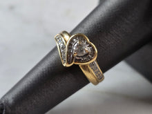 Load image into Gallery viewer, Womens Vintage Estate 14K Yellow Gold Diamond Heart Ring 5.0g E5862
