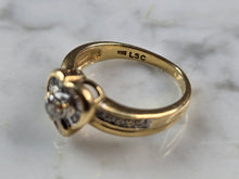 Load image into Gallery viewer, Womens Vintage Estate 14K Yellow Gold Diamond Heart Ring 5.0g E5862