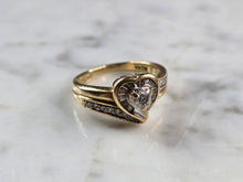 Load image into Gallery viewer, Womens Vintage Estate 14K Yellow Gold Diamond Heart Ring 5.0g E5862