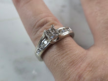 Load image into Gallery viewer, Womens Vintage Estate 14K White Gold Diamond Ring, 5.4g E5869