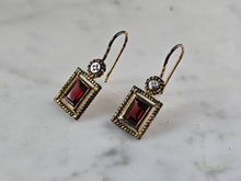 Load image into Gallery viewer, Womens Estate Sterling Silver Modernist Gold Tone Garnet Earrings 3.9g E5894