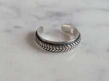 Load image into Gallery viewer, Womens Vintage Estate Sterling Silver Modernist Toe Ring 1.3g, E6000