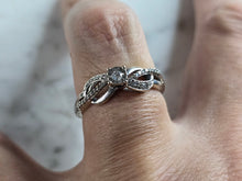 Load image into Gallery viewer, Womens Vintage Estate 10K White Gold Ring Diamond Ring, 3.1g, E6019