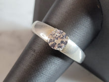 Load image into Gallery viewer, Womens Vintage Estate Sterling Silver CZ Ring 4.5g E6029