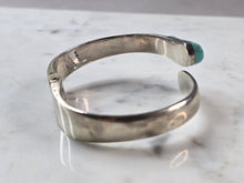 Load image into Gallery viewer, Womens Vintage Estate Sterling Silver Southwestern Turquoise Bracelet 52.4g E602