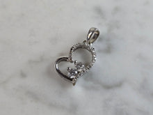 Load image into Gallery viewer, Womens Vintage Estate 10K White Gold Heart Diamond Pendant 0.9g E6031