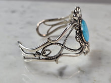 Load image into Gallery viewer, Womens Vintage Sterling Silver Southwestern Turquoise Cuff Bracelet 21.8g E603